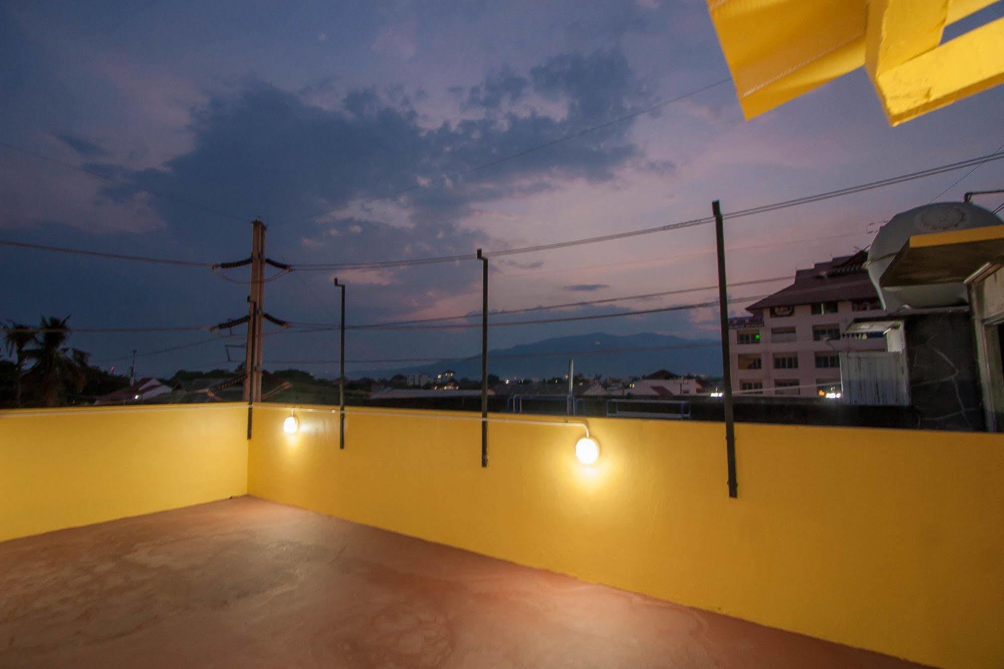 Thai Thai Hostel Chiang Mai Exterior photo